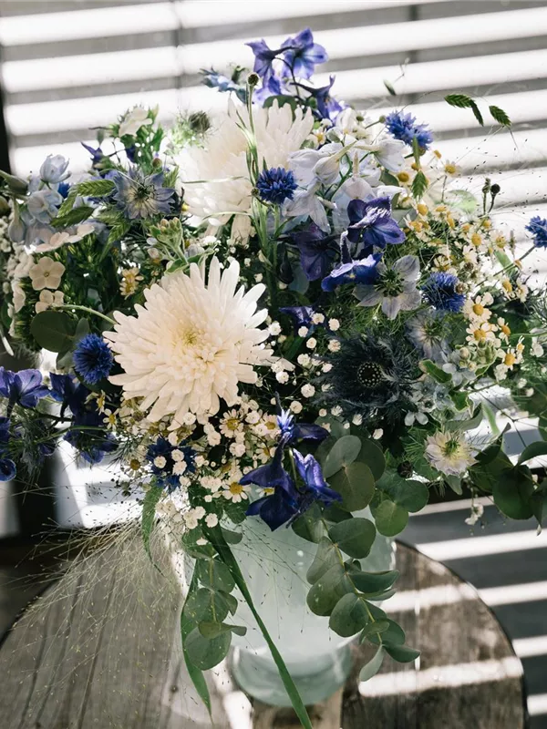 Blumenstrau Lass Uns Blau Machen Blumen Gaab blumenstrau-lass-uns-blau-machen-blumen-gaab